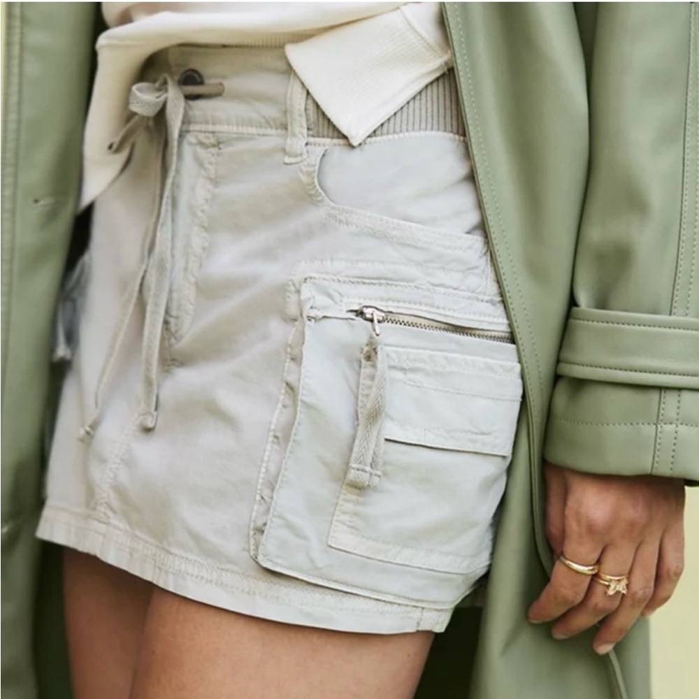 American Eagle Snappy Stretch High Waisted Cargo Mini Skort (NWT Sz 0)